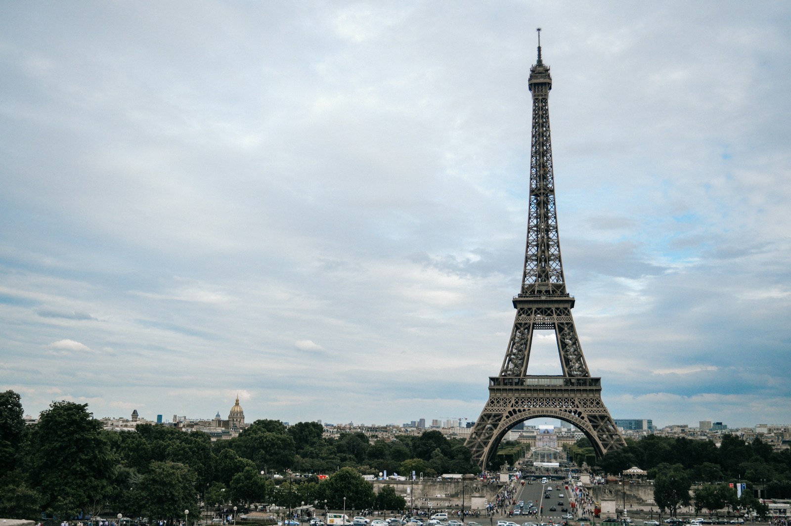 Eiffel tower during daytime